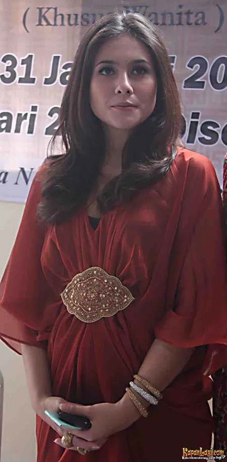 Foto Wulan Guritno