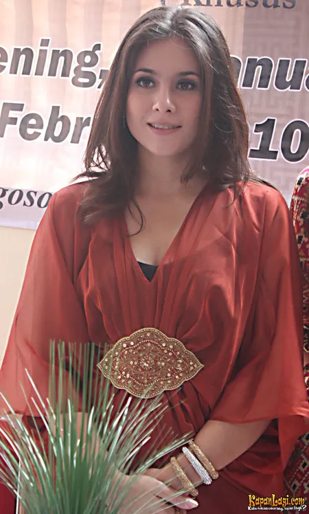 Foto Wulan Guritno