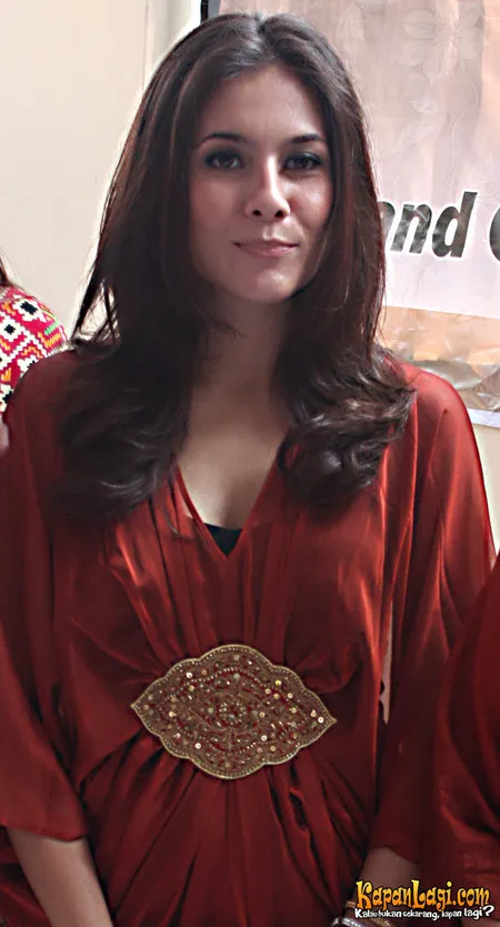 Foto Wulan Guritno