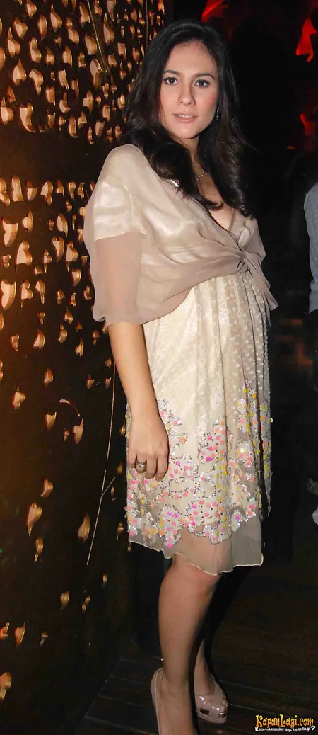 Foto Wulan Guritno