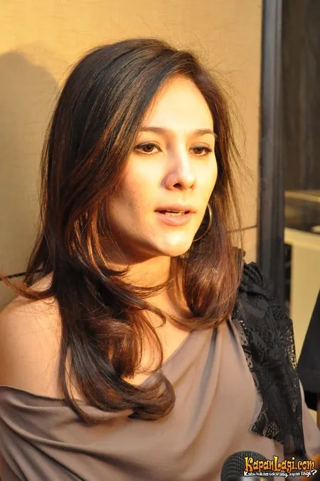 Foto Wulan Guritno