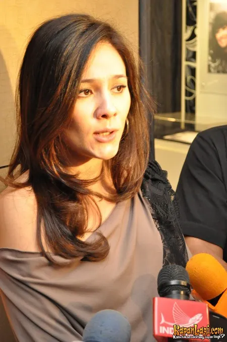 Foto Wulan Guritno