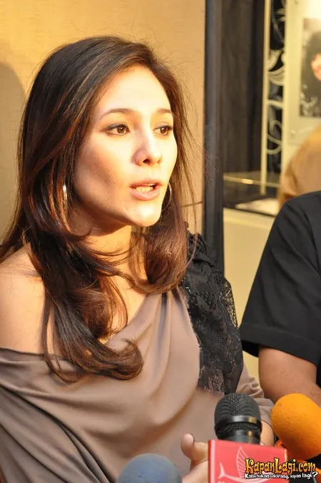 Foto Wulan Guritno