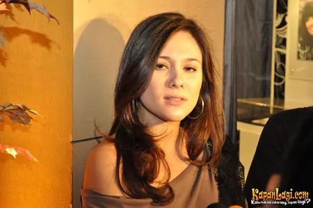 Foto Wulan Guritno