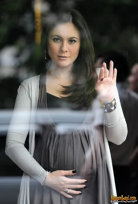 Foto Wulan Guritno
