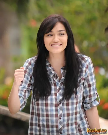 Foto Yasmine Wildblood