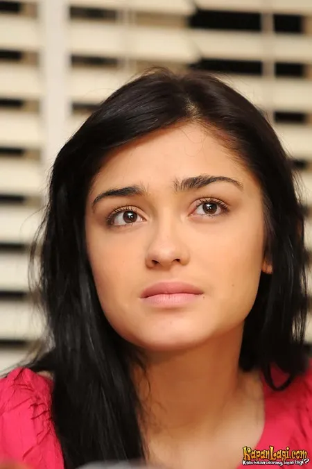 Foto Yasmine Wildblood