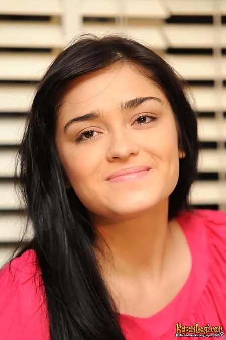 Foto Yasmine Wildblood