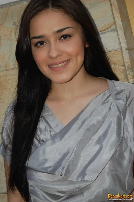 Foto Yasmine Wildblood