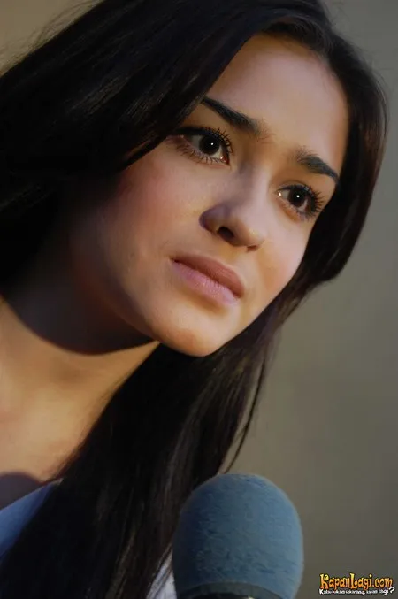 Foto Yasmine Wildblood