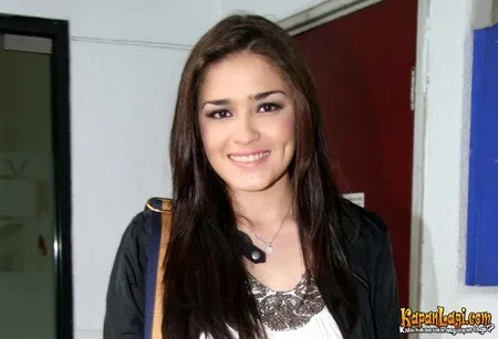 Foto Yasmine Wildblood