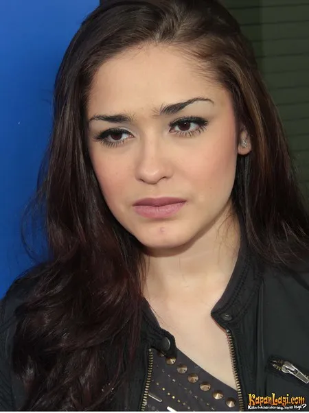 Foto Yasmine Wildblood