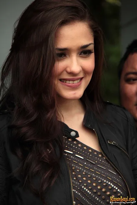 Foto Yasmine Wildblood