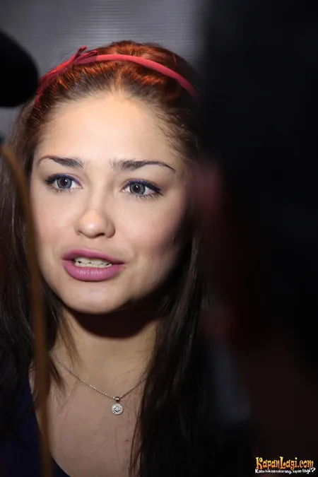 Foto Yasmine Wildblood