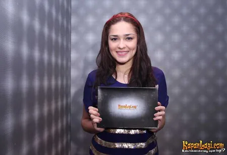 Foto Yasmine Wildblood