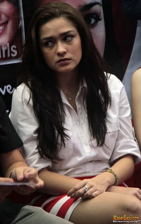 Foto Yasmine Wildblood