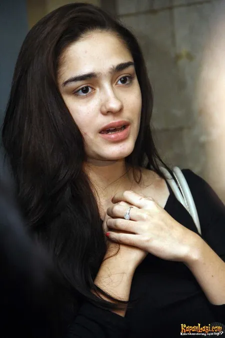 Foto Yasmine Wildblood