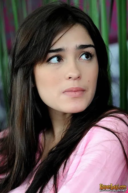 Foto Yasmine Wildblood