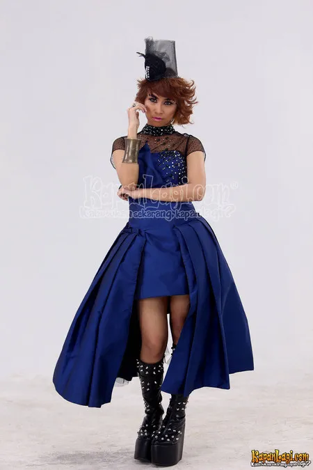 Foto Yaya Dewi Dewi