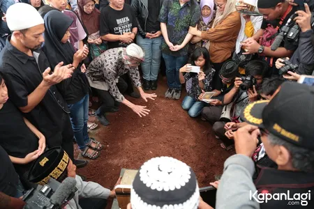 Foto Yon Koeswoyo