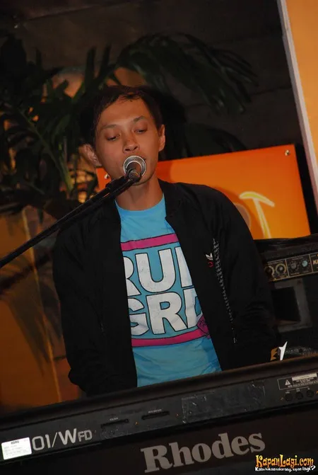 Foto Yton Club Eighties