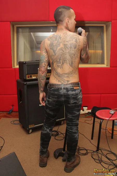 Foto Yuvi Eighteen Plus Band