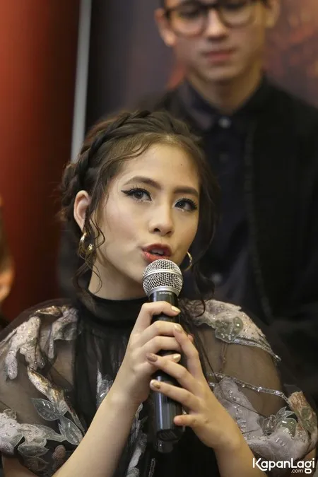 Foto Zara Jkt 48