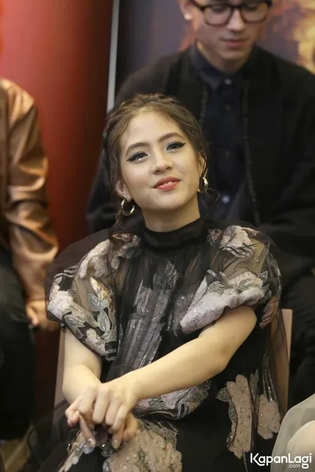 Foto Zara Jkt 48
