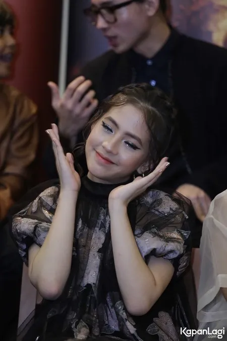 Foto Zara Jkt 48