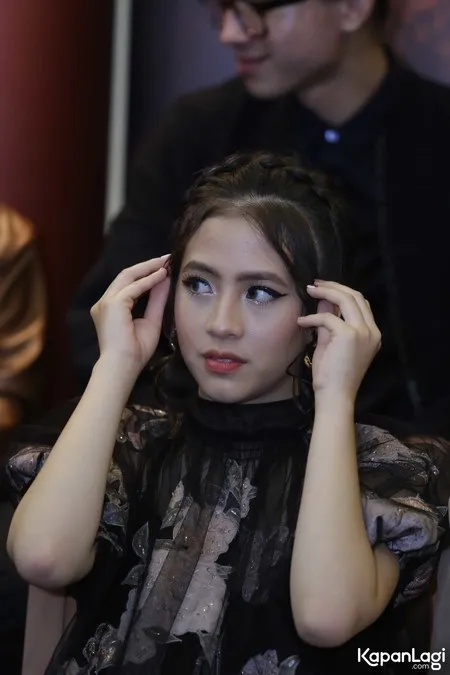 Foto Zara Jkt 48