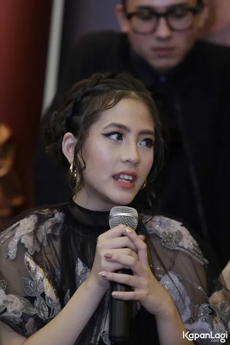 Foto Zara Jkt 48