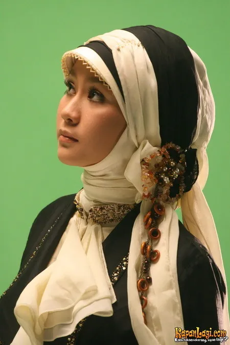 Foto Zaskia Adya Mecca