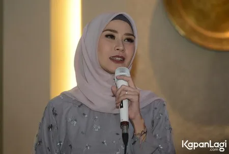 Foto Zaskia Adya Mecca