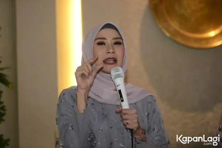 Foto Zaskia Adya Mecca