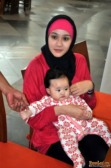 Foto Zaskia Adya Mecca