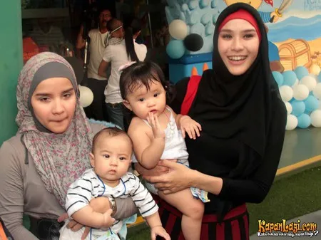 Foto Zaskia Adya Mecca