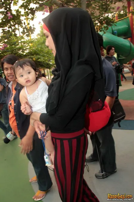 Foto Zaskia Adya Mecca