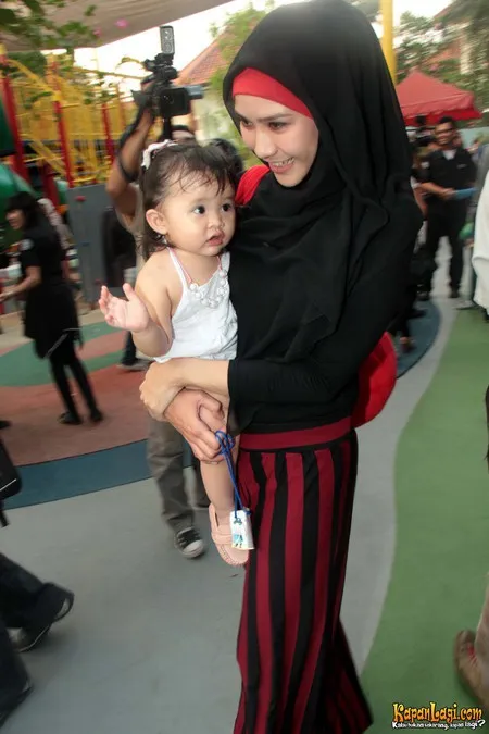 Foto Zaskia Adya Mecca