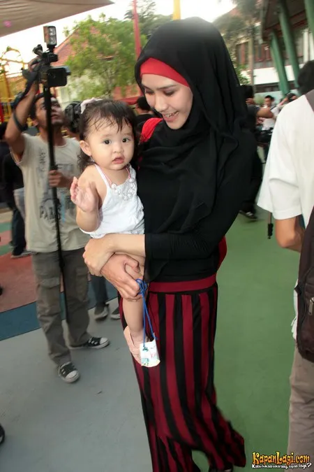 Foto Zaskia Adya Mecca