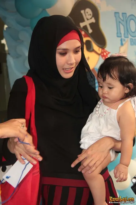 Foto Zaskia Adya Mecca