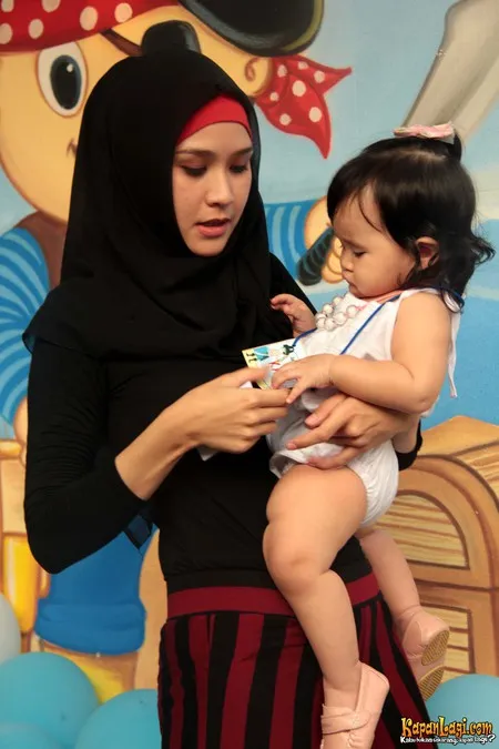 Foto Zaskia Adya Mecca