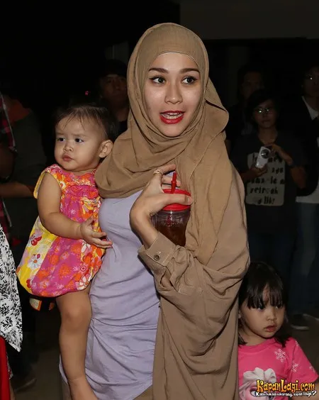 Foto Zaskia Adya Mecca