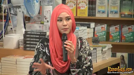 Foto Zaskia Adya Mecca