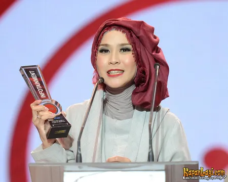 Foto Zaskia Adya Mecca