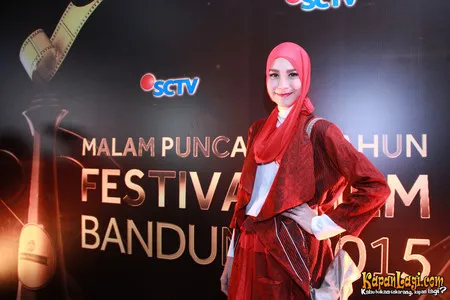 Foto Zaskia Adya Mecca