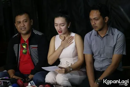 Foto Zaskia Gotik