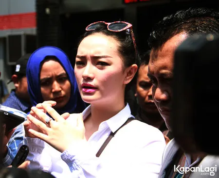 Foto Zaskia Gotik