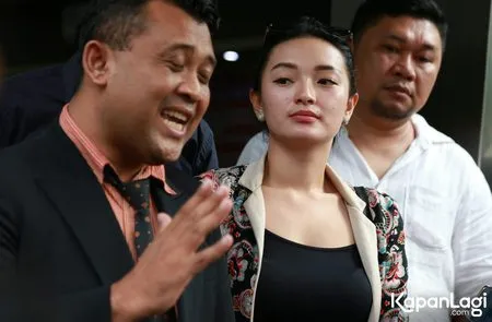 Foto Zaskia Gotik