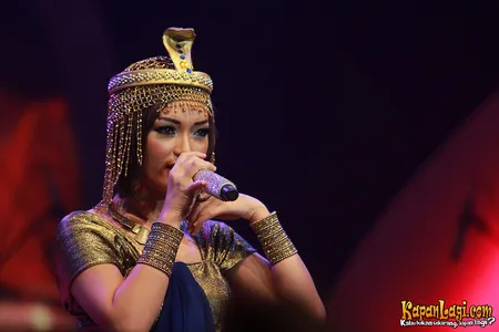 Foto Zaskia Gotik