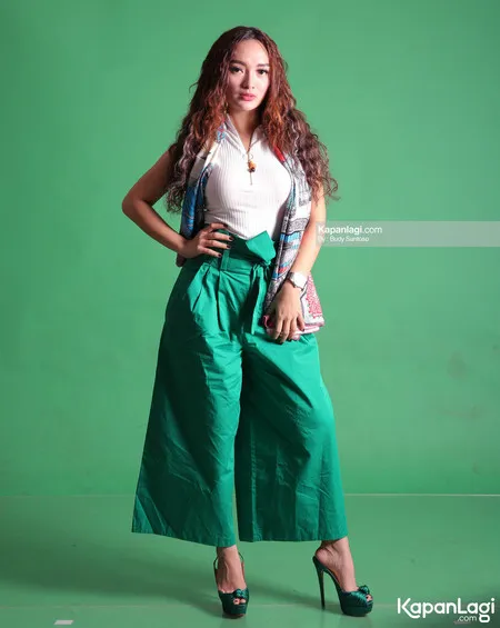 Foto Zaskia Gotik. Nomor Foto: 965